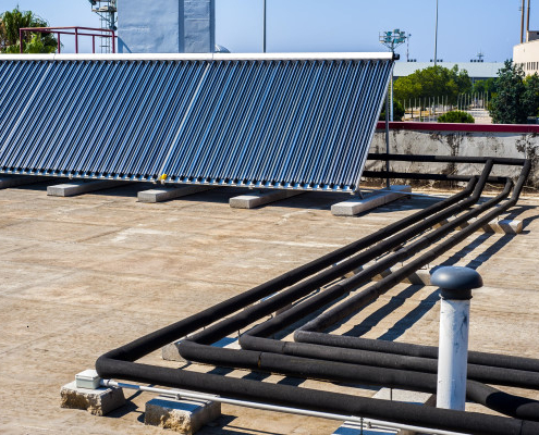 Piscine : combien de panneaux solaires thermiques pour la chauffer ?