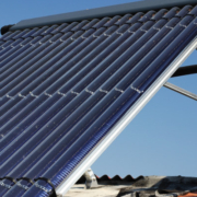 Est-ce possible de trouver un panneau solaire thermique pas cher ?